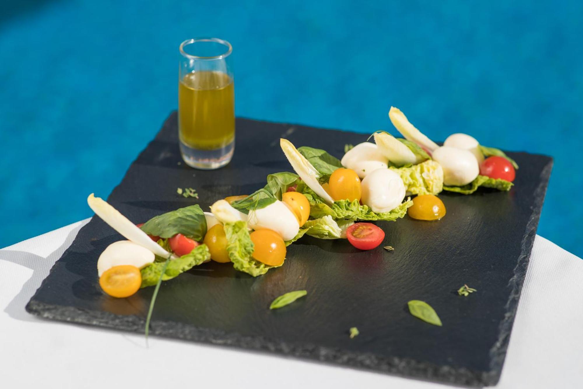 Grand Mogador Agdal & Spa Marrakesh Esterno foto A salad with mozzarella